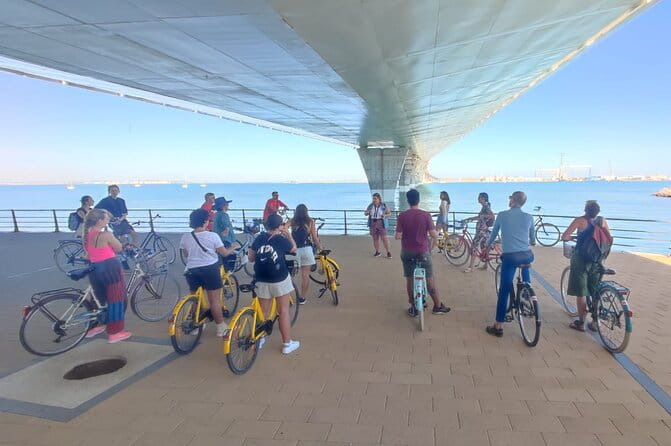 A private stroll cycling around Cádiz + bike rental - Price and Logistics: Is It Worth It?