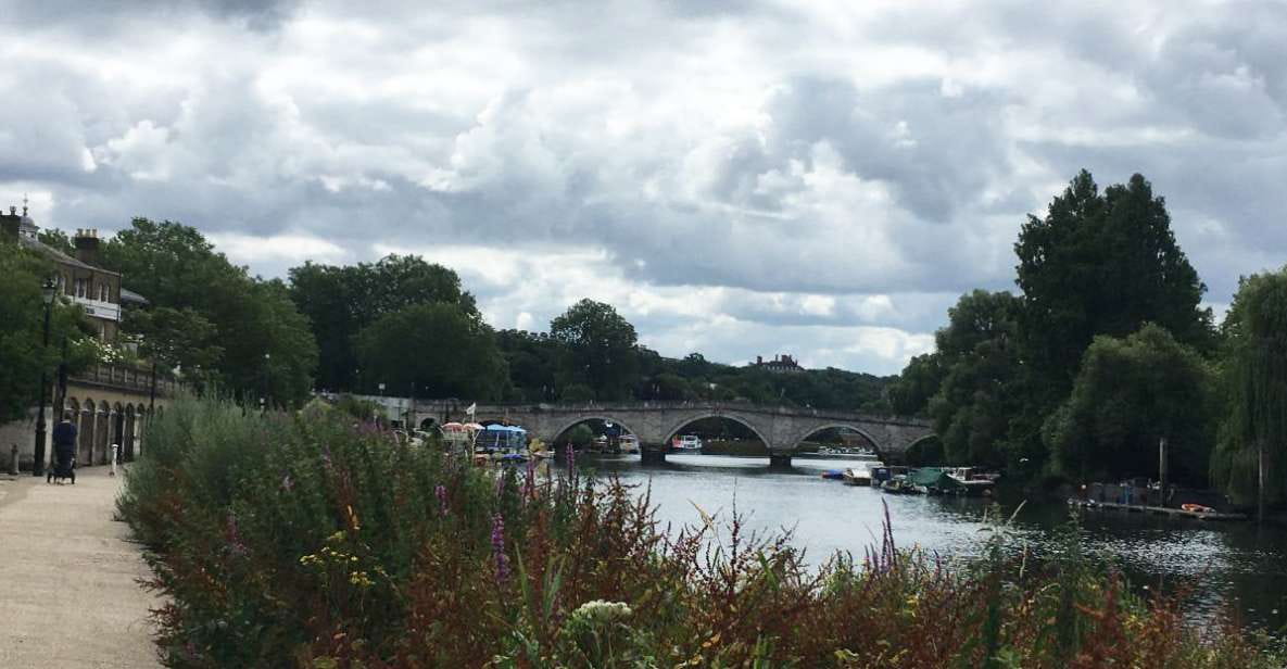 A Riverside Walk: A Self-Guided Tour in Richmond - Exploring the Historic Town
