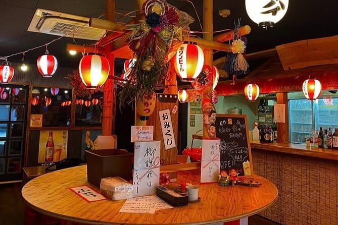 A Soul Food Tour in Osakas Shinsekai With a Local Guide - Indulging in Kushikatsu Delights