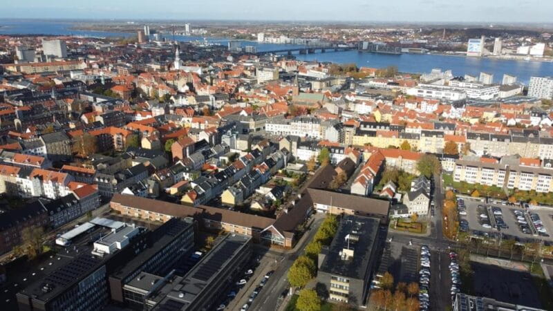 Aalborg: Express Walk with a Local in 60 minutes - Key Points / Takeaways