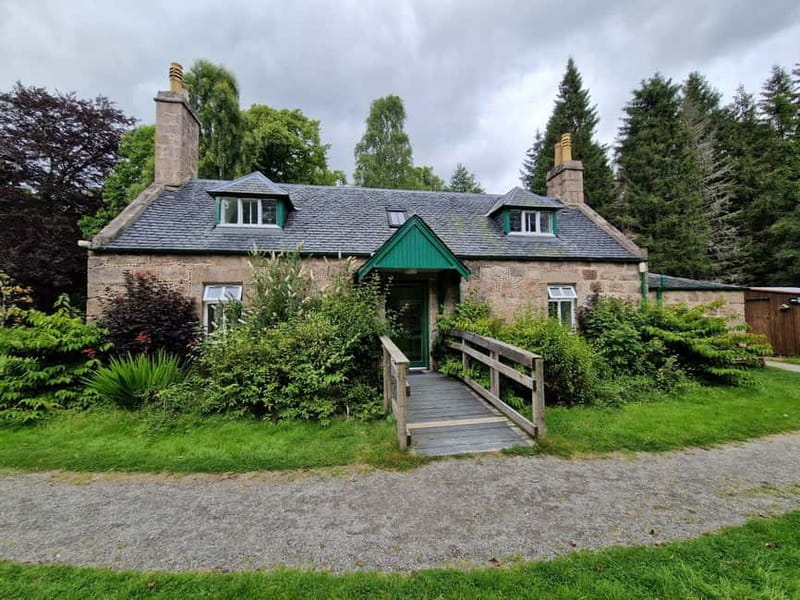 Aberdeen: Highland Heritage, Balmoral and Tartan Day Tour - Balmoral Castle: The Crown Jewel