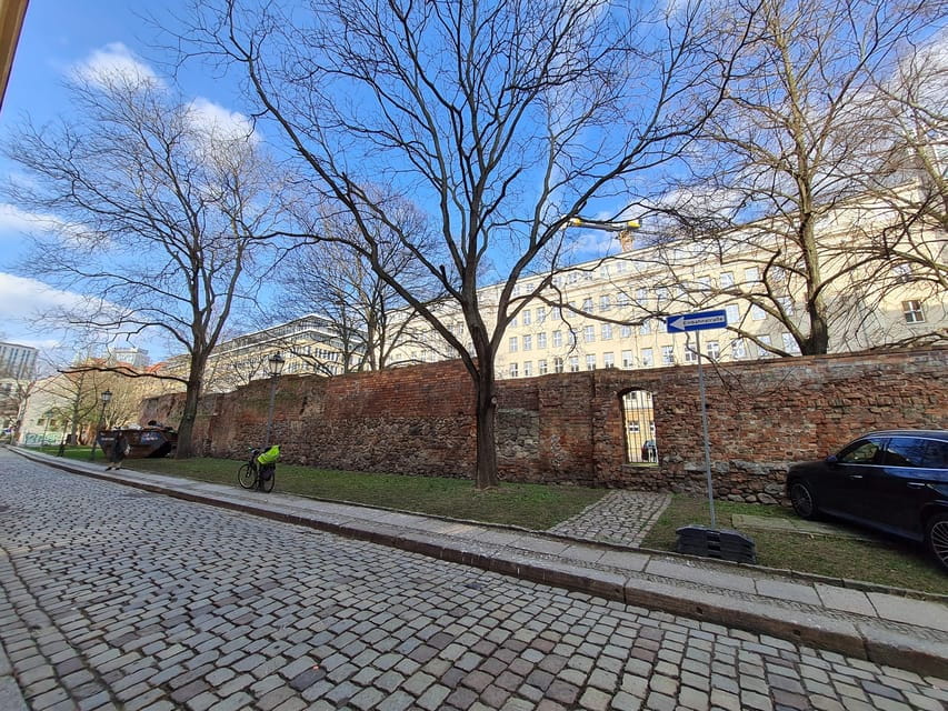 Adventourous Berlin With Medieval Elements and Urban Culture - Discovering Medieval Elements