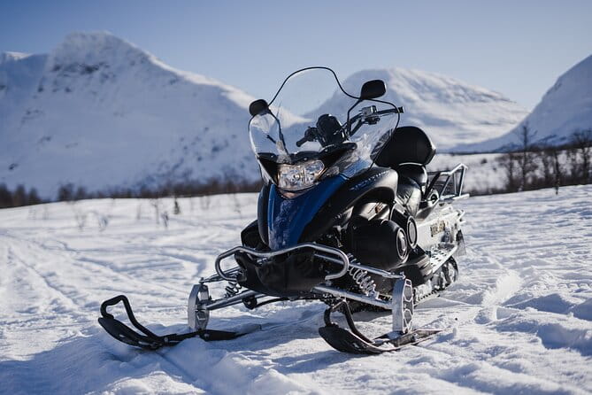 Adventure Snowmobile Safari - A Complete Look at This Snowmobile Adventure