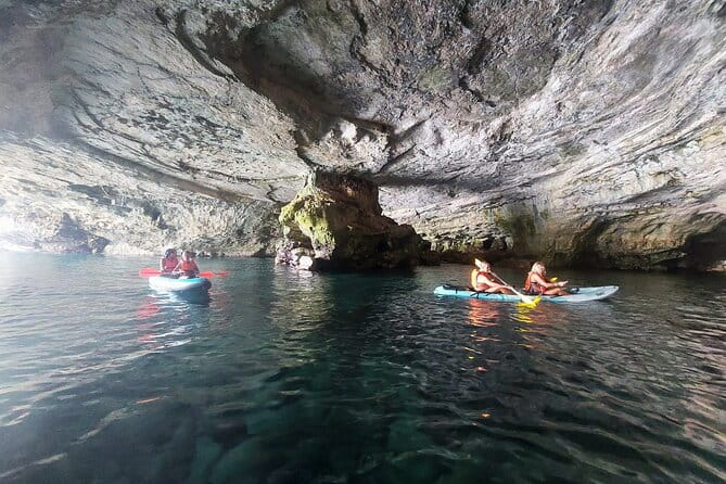 Adventure to the caves by canoe - Discovering the Ionian Caves by Canoe: An In-Depth Review