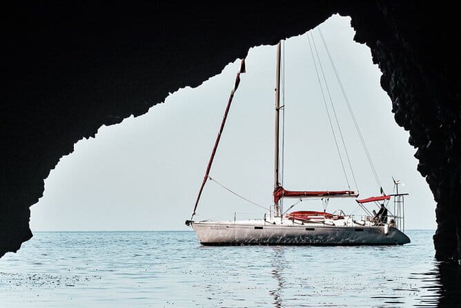 Aeolian Islands - Sailing week with skipper and assistant - FAQ