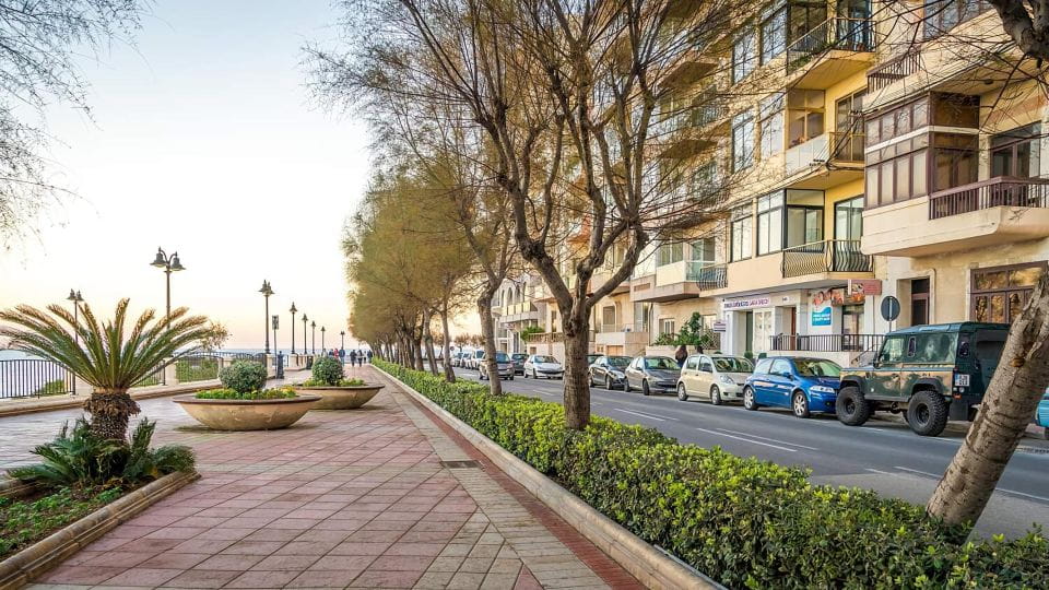 Afternoon Harbours Cruise With Guide and Roundtrip Transfers - Frequently Asked Questions