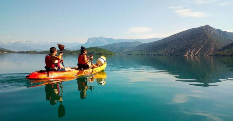 Ainsa: 3-Hour Guided Kayaking Tour on Lake Mediano - Entering the Heart of Lake Mediano