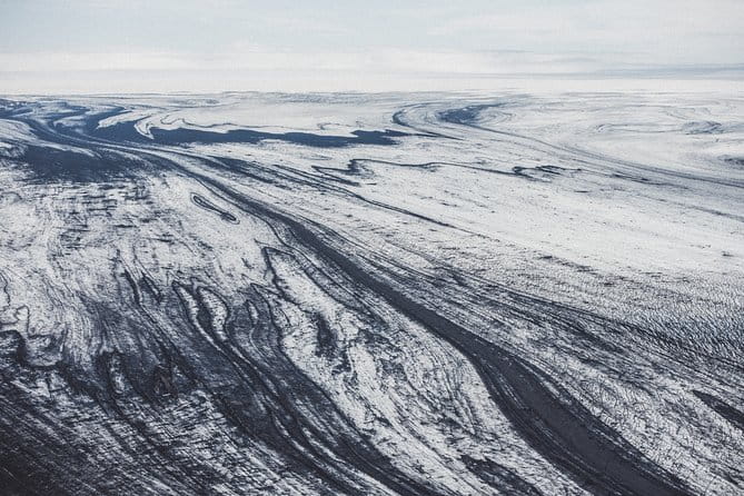 Airplane flight over glacier lagoons and Iceland's highest peak - Discovering Iceland from the Sky: What to Expect