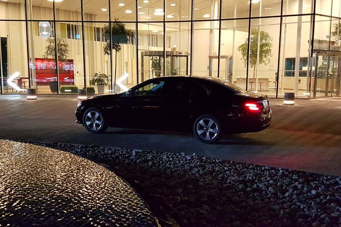 Airport Limousine Transfer: Arlanda Airport to Stockholm City 1-7 Passengers - FAQ: Your Questions Answered