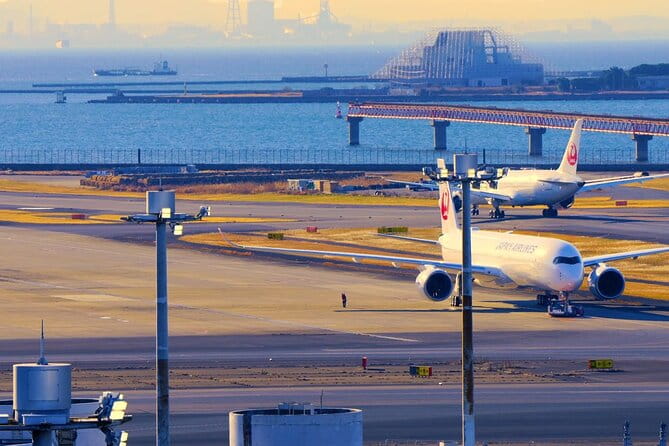 Airport Transfer Between Narita and Mount Fuji or Hakone Onsen - Booking and Confirmation