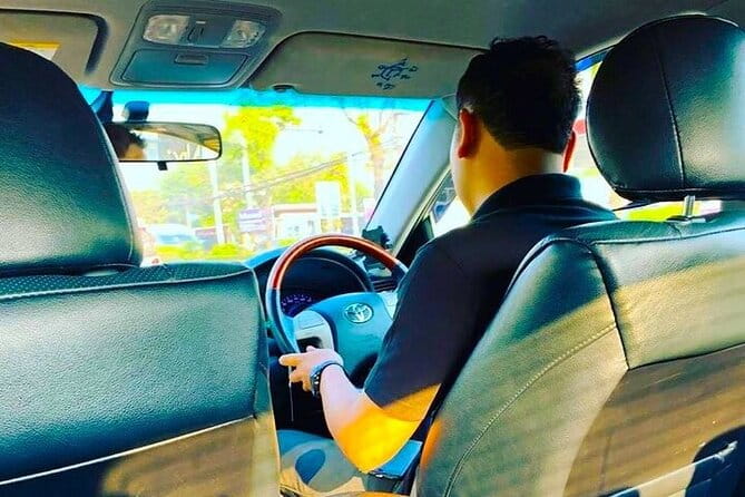 Airport Transfer! Center of Fukuoka to Fukuoka Airport (FUK) - Arriving at Fukuoka Airport (FUK)