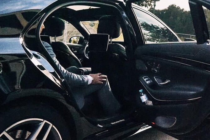 Airport Transfer: Fiumicino Airport FCO to Rome by Business Car - Detailed experience breakdown