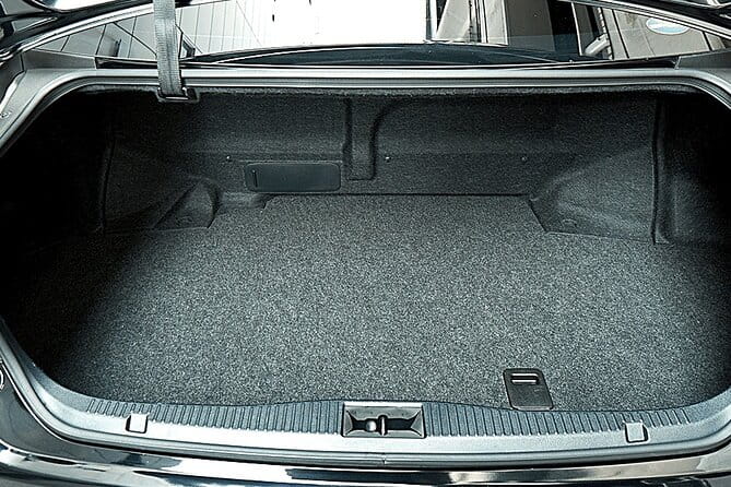 Airport Transfer From Osaka City to Kansai Airport - Accessibility and Traveler Comfort