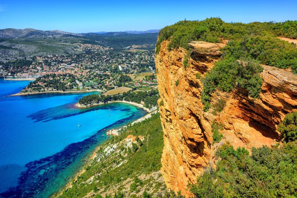 Aix-en-Provence: Cassis Boat Ride and Wine Tasting Day Tour - Charming Cassis Village