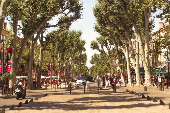 Aix-en-Provence Scavenger Hunt and Sights Self-Guided Tour - Exploring Local Landmarks