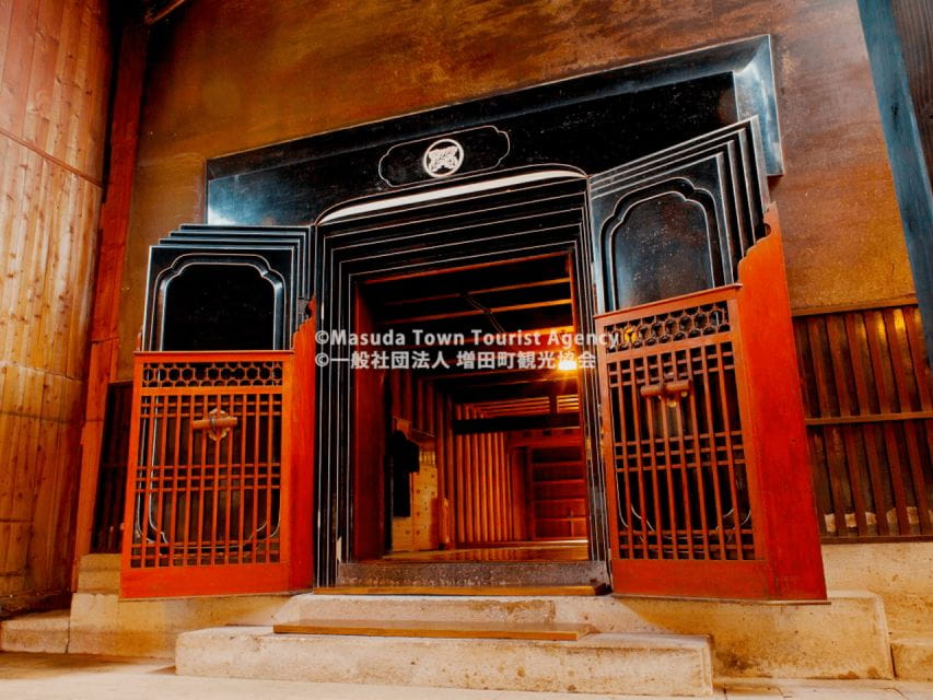 Akita: Masuda Walking Tour With Visits to 3 Mansions - Inclusions and Meeting Point