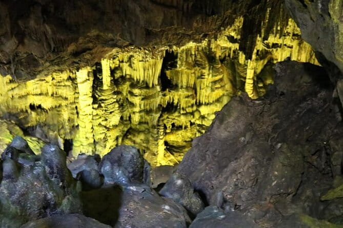 Akiyoshido Motonosumi Shrine Tsunoshima Bridge Tour From Fukuoka - Exploring Motonosumi Shrine