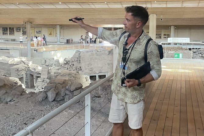 Akrotiri Private Guided Tour with an Archaeologist - Exploring the Mysteries of Akrotiri: A Step Back in Time