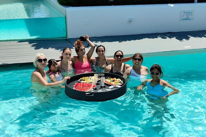 Akrotiri: Spa break for 3-4 friends, Pool access, wine & fruits - FAQ