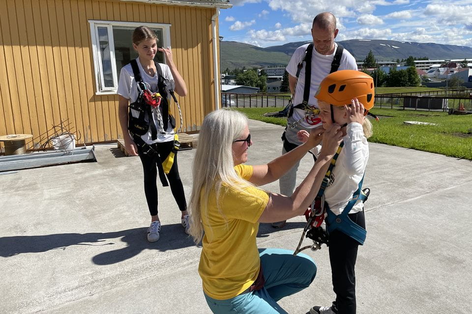 Akureyri: Zipline Tour - Suitable Audience