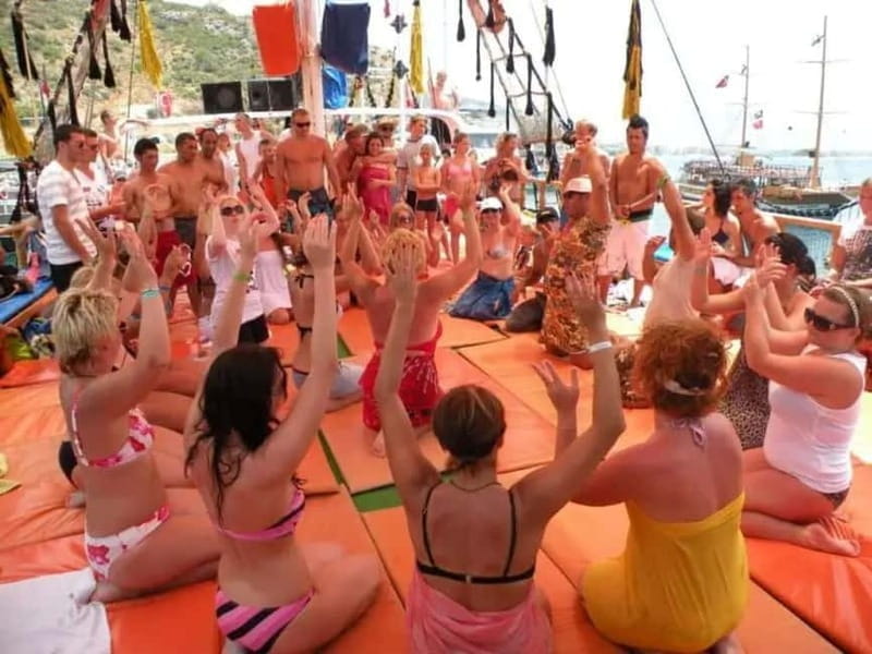 Alanya Boat Trip with Swimming & Castle Panorama Views - Key points / Takeaways