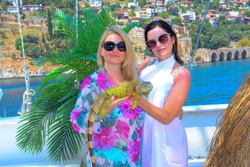 Alanya Boat Trip with Swimming & Castle Panorama Views - FAQs