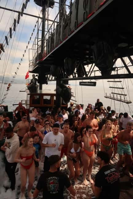 Alanya: Pirate Boat Party with Foam, Disco, Lunch & Drinks - Who Will Love This Experience?