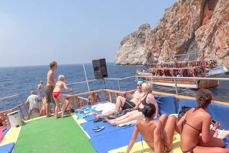 Alanya: Pirate Boat Trip with Lunch and Drinks - Price and Logistics