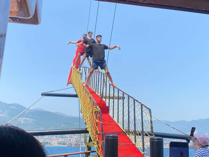Alanya: Pirate Boat with Pickup, Lunch, & Unlimited Drinks - Who Is This Trip Best For?