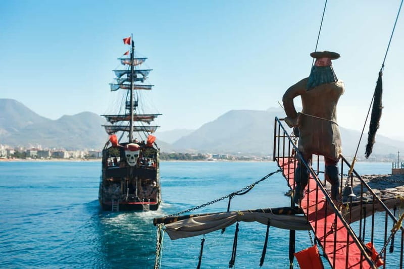 Alanya: Pirate Boat with Transfer, Lunch & Soft Drinks - Food, Drinks & Onboard Entertainment: Delicious & Fun