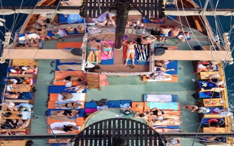 Alanya:Catamaran Tour with Lunch&Soft Drinks Animation Shows - Key Points / Takeaways