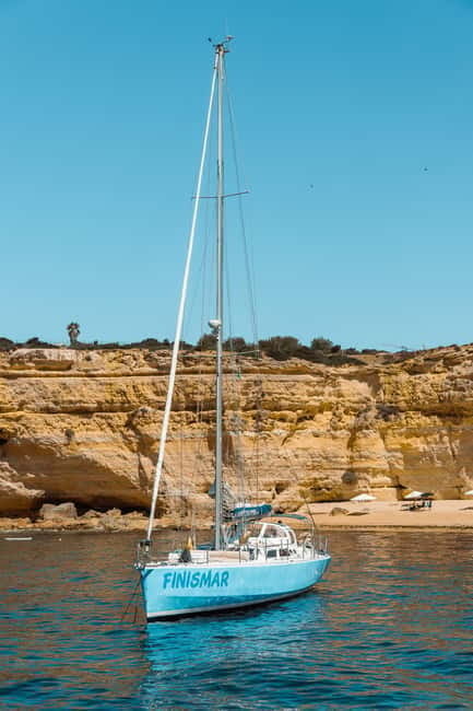 Albufeira: 2h Private Yacht Charter - Navigating the Algarve Coast by Yacht