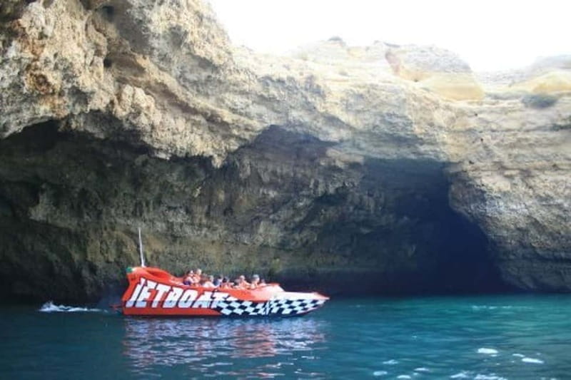 Albufeira: High-Adrenaline Jet Boat Ride - Guides and Group Dynamics