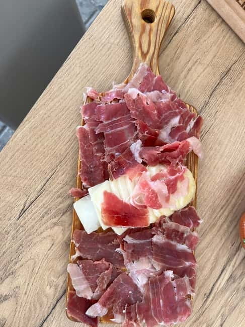 Albufeira: Portuguese Tapas and Wine Restaurant Experience - Key Points / Takeaways