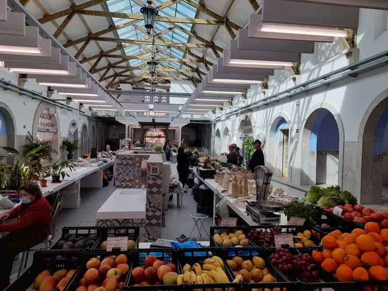 Albufeira: Silves Castle and Chapel of Bones, and Benagil - FAQs