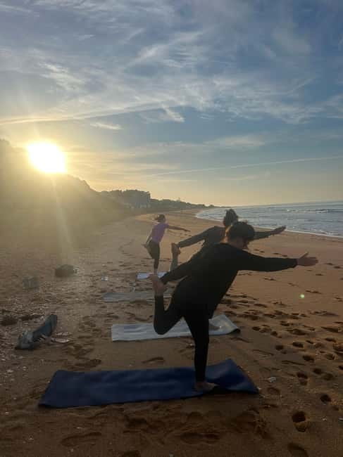 Albufeira: Sunrise Beach Yoga with an Instructor - Experiencing Sunrise Yoga in Albufeira