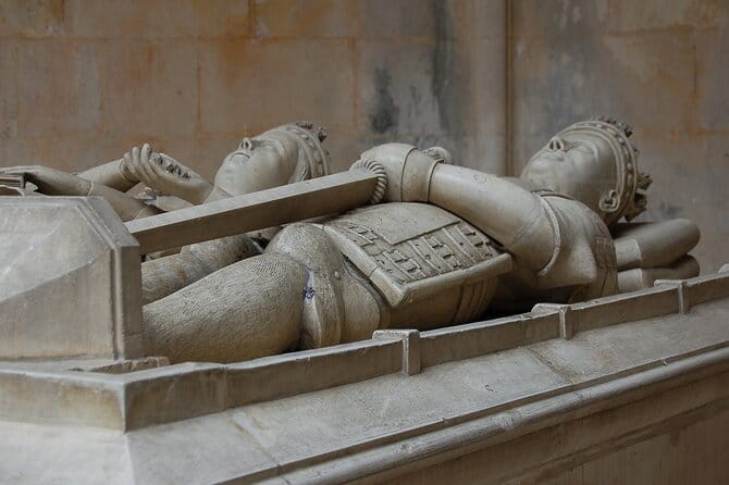 Alcobaça and Batalha Monasteries: Private Tour - Entering Portugal’s Historic Monastic Halls