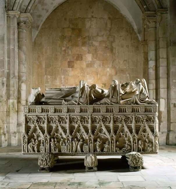 Alcobaça: Entry to UNESCO Alcobaça Monastery - Key Points / Takeaways