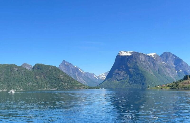 Ålesund-Geiranger Sightseeing Tour (one way) - Frequently Asked Questions