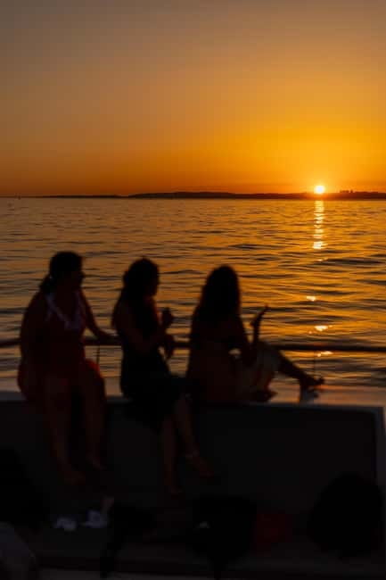 Algarve: Catamaran Sunset Tour with DJ or Live Guitarist - Who This Experience Is Best For