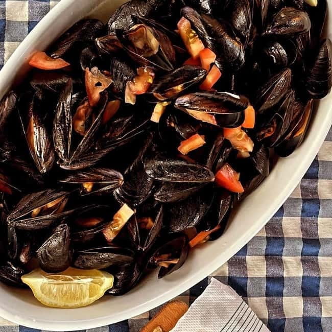 Alghero: Sailing Boat Trip with Skipper, Hostess, and Lunch - Who Will Love This Experience?