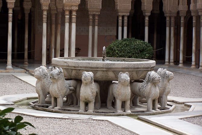 Alhambra: complete guided tour with Nasrid Palaces tickets - Detailed Review of the Alhambra Guided Tour