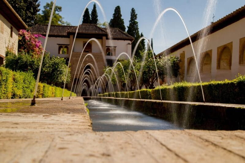 Alhambra from Seville: Alcazaba, Charles V and Generalife - Who Will Get the Most Out of This Tour?