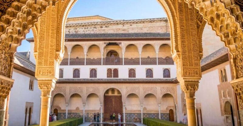 Alhambra & Generalife: Exclusive 3 hours Private Tour - The Sum Up