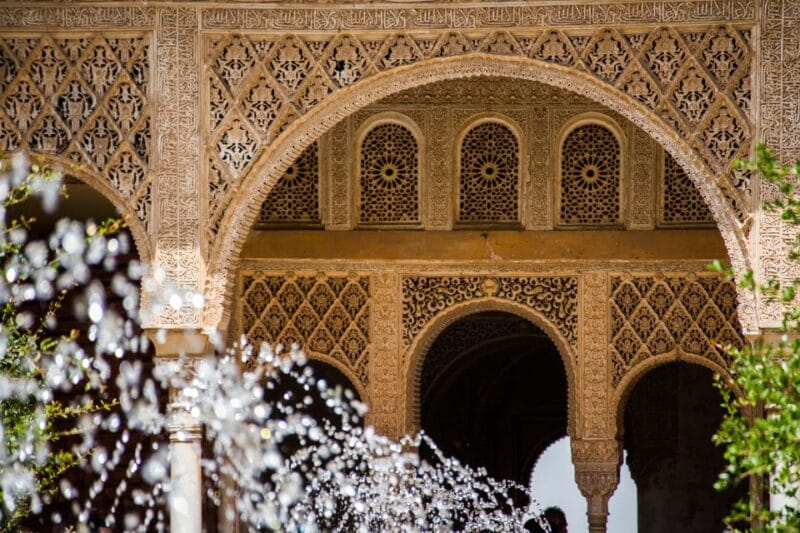 Alhambra: Generalife Gardens & Alcazaba Fast-Track Tour - Tips for Making the Most of the Tour