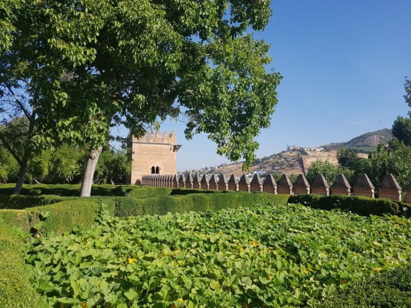 Alhambra: Generalife Gardens & Alcazaba Fast-Track Tour - FAQ