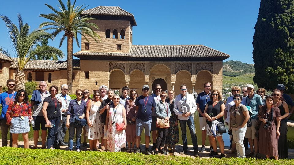 Alhambra: Generalife Gardens & Alcazaba Fast-Track Tour - Tips for an Enjoyable Experience