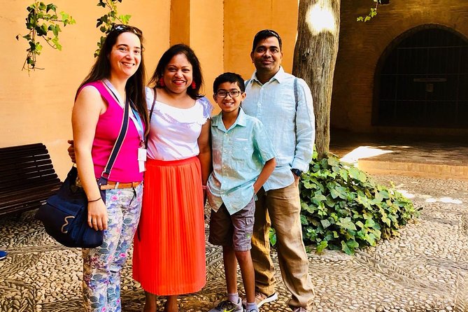 Alhambra Highlights Private Tour With Nazaries Palaces - Pricing and Inclusions