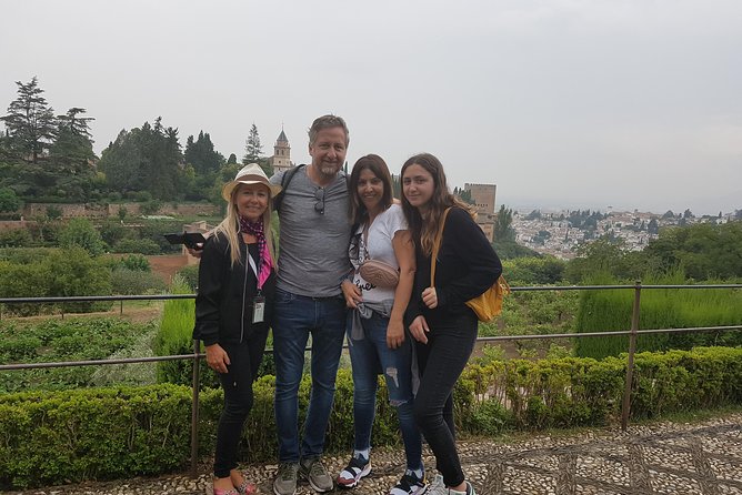 Alhambra Highlights Private Tour With Nazaries Palaces - Reviews and Ratings
