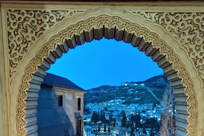 Alhambra: Night Visit to Nasrid Palaces - Who Is This Tour For?